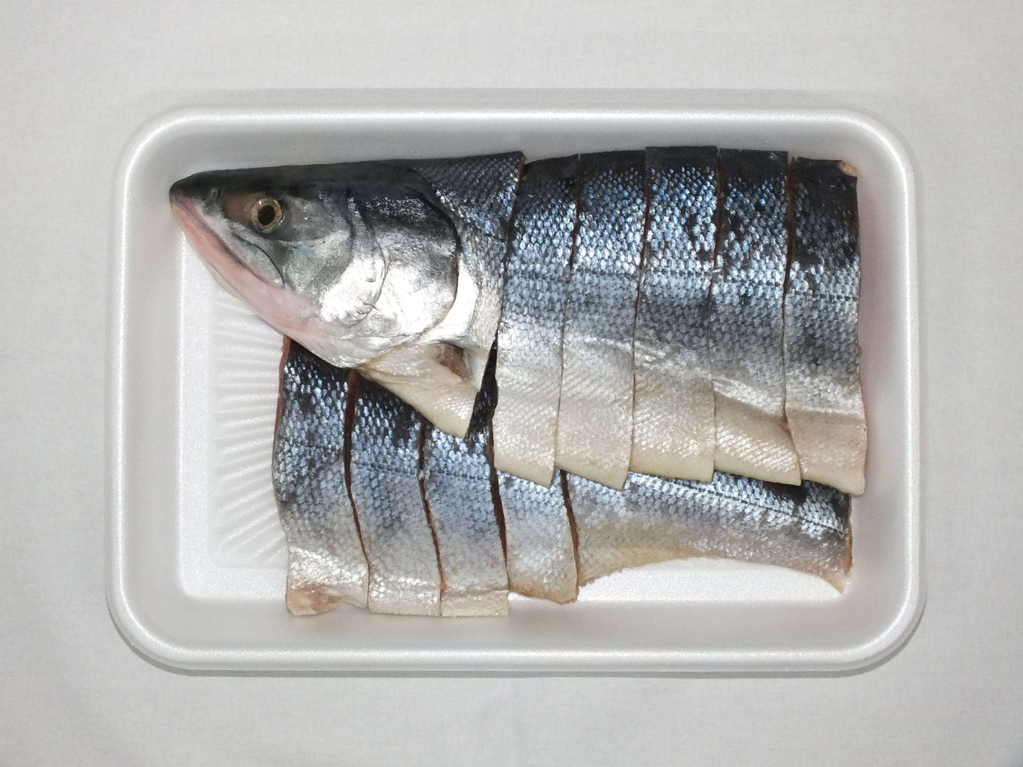 【迎春・新巻鮭】北海道産 秋鮭姿切身(中塩)送料無料.